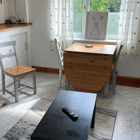 2 Bedroom Home With Driveway Close To Quayside ゲーツヘッド エクステリア 写真