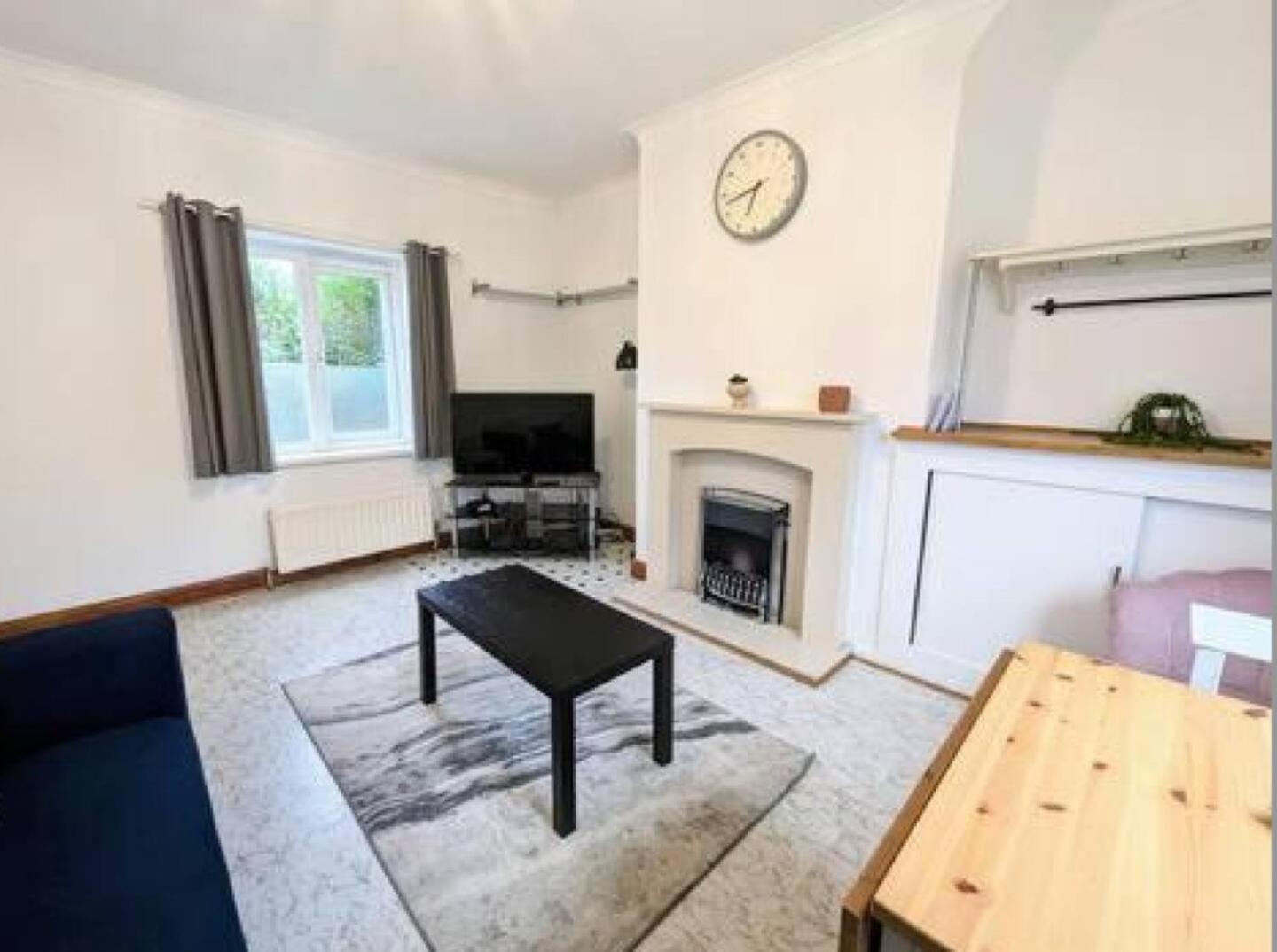 2 Bedroom Home With Driveway Close To Quayside ゲーツヘッド エクステリア 写真